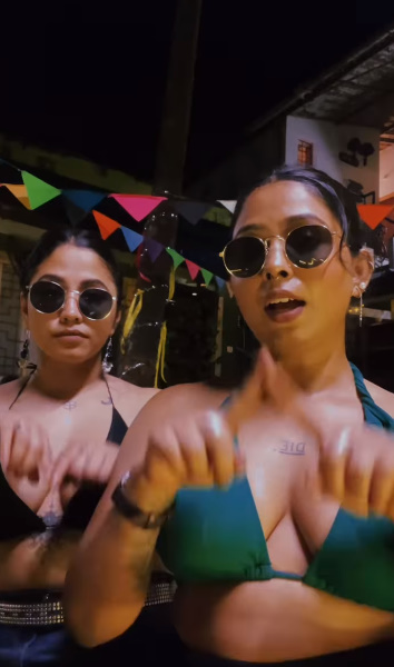 looking makes it hot_1