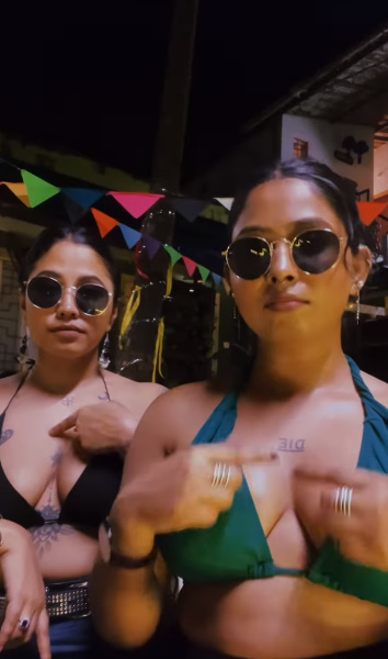 looking makes it hot_1