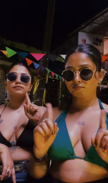 looking makes it hot_1