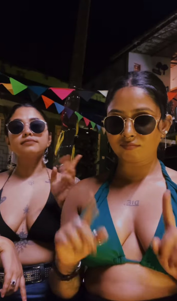 looking makes it hot_1