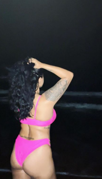 looking makes it hot_1