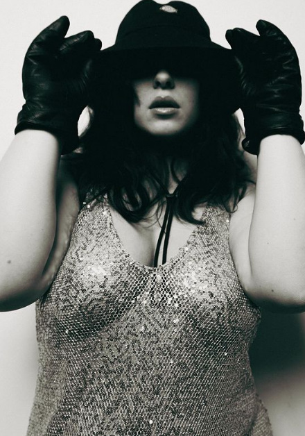 looking makes it hot_1