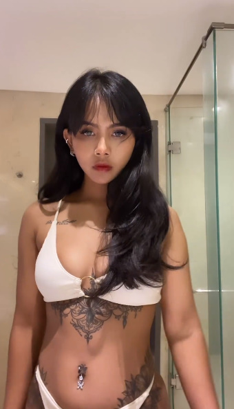 looking makes it hot_2