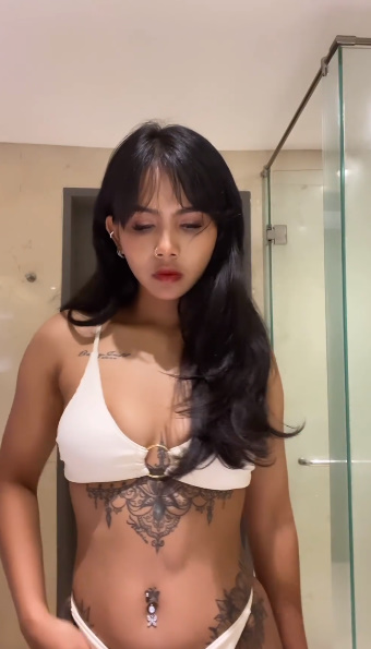 looking makes it hot_2