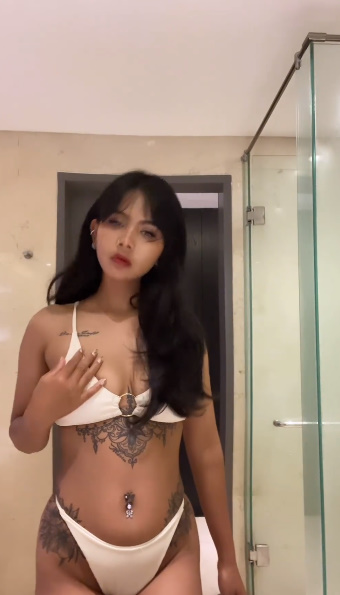 looking makes it hot_2