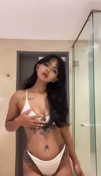 looking makes it hot_2