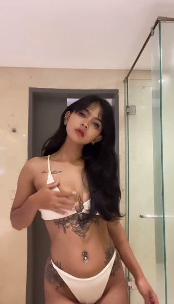 looking makes it hot_2