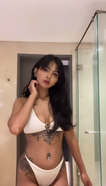 looking makes it hot_2