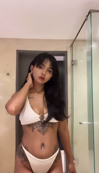 looking makes it hot_2