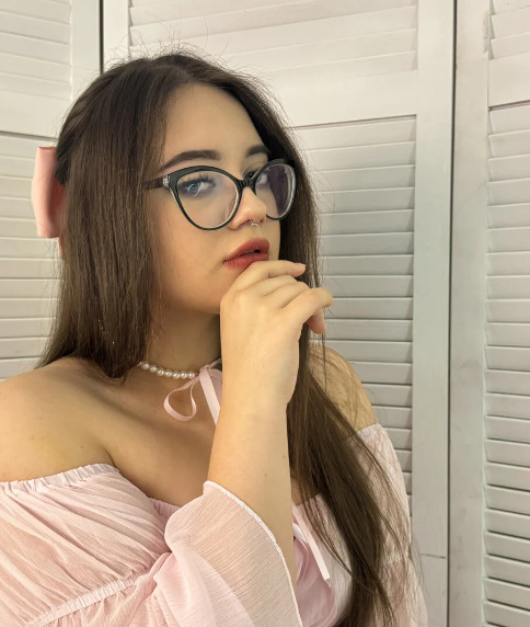 looking makes it hot_9