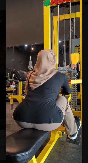 looking makes it hot_10