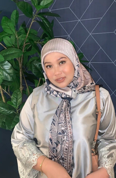 looking makes it hot_10