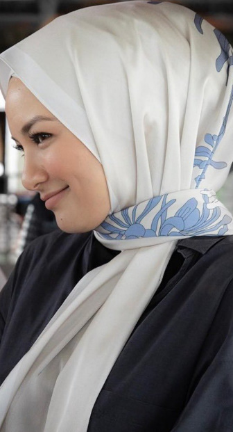 looking makes it hot_10