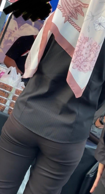 looking makes it hot_10