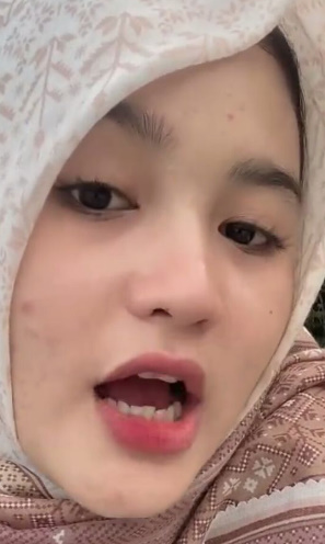 looking makes it hot_15