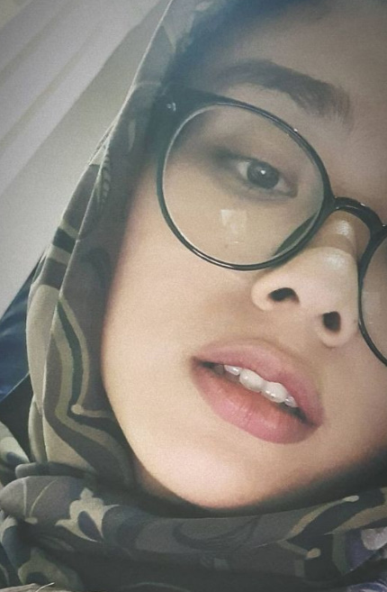 looking makes it hot_15