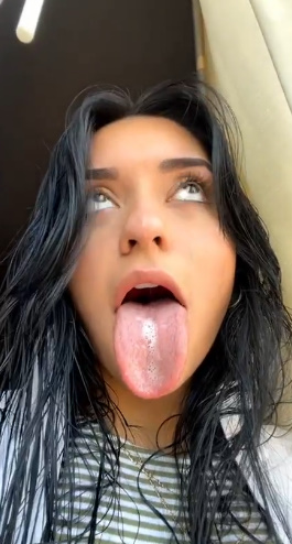 looking makes it hot_15