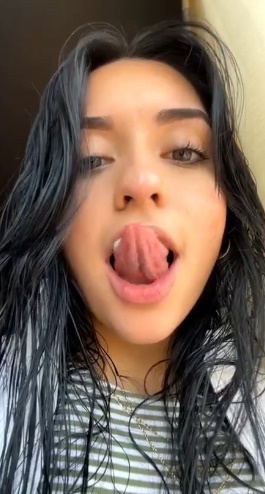 looking makes it hot_15