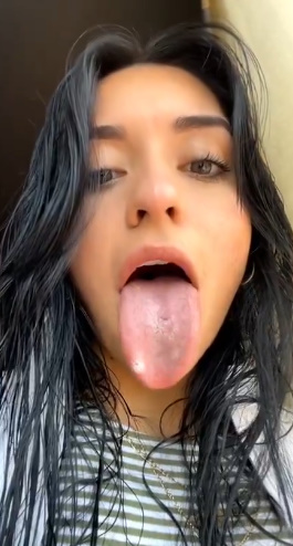 looking makes it hot_15