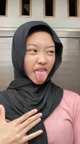 looking makes it hot_15