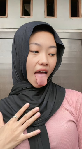 looking makes it hot_15