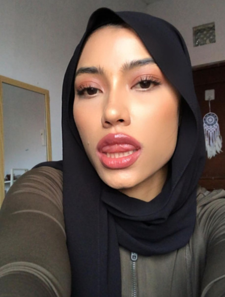 looking makes it hot_15