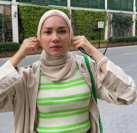 looking makes it hot_20