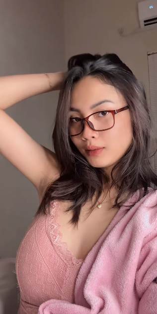 looking makes it hot_22