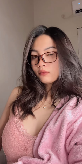 looking makes it hot_22