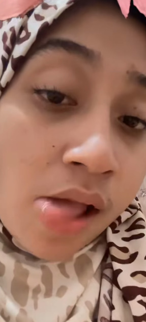 looking makes it hot_22