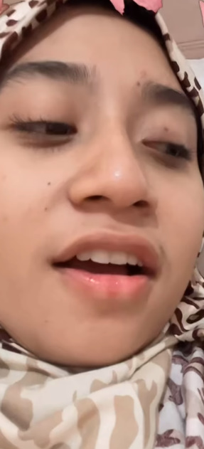 looking makes it hot_22