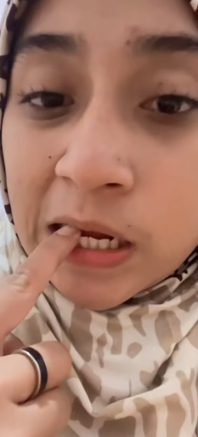 looking makes it hot_22