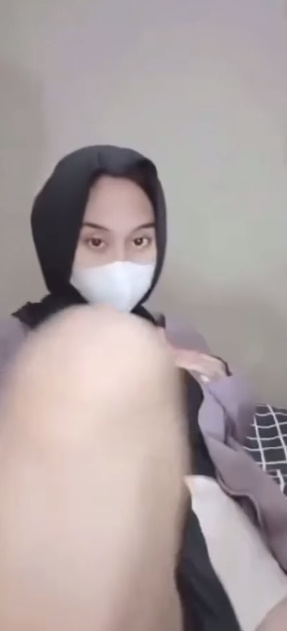 looking makes it hot_22