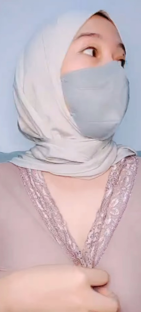 looking makes it hot_22