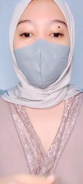 looking makes it hot_22