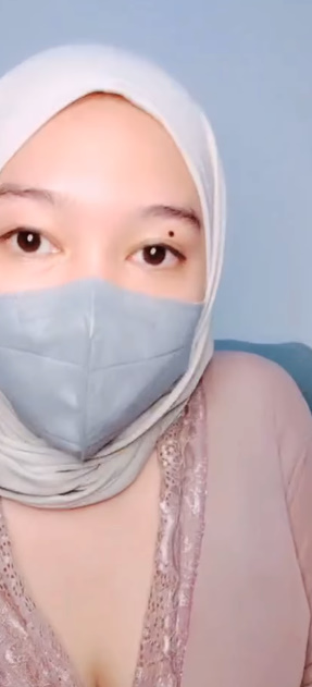 looking makes it hot_22