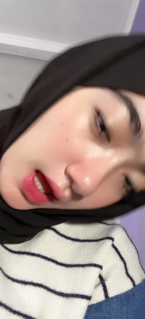 looking makes it hot_22