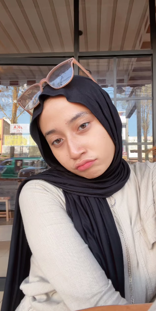 looking makes it hot_22