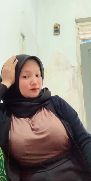 looking makes it hot_22