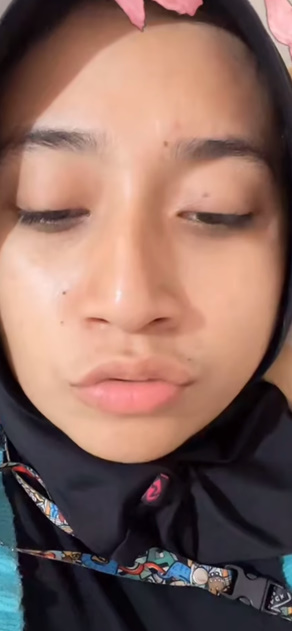 looking makes it hot_22