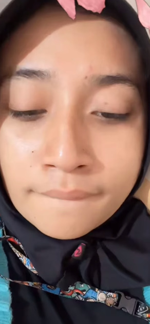 looking makes it hot_22