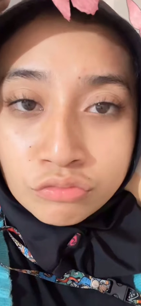 looking makes it hot_22