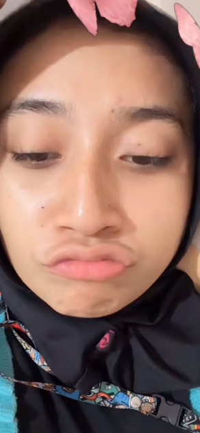 looking makes it hot_22