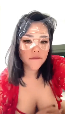 looking makes it hot_25