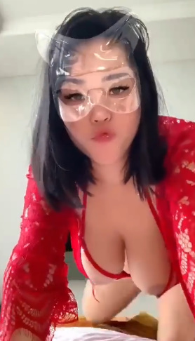 looking makes it hot_25