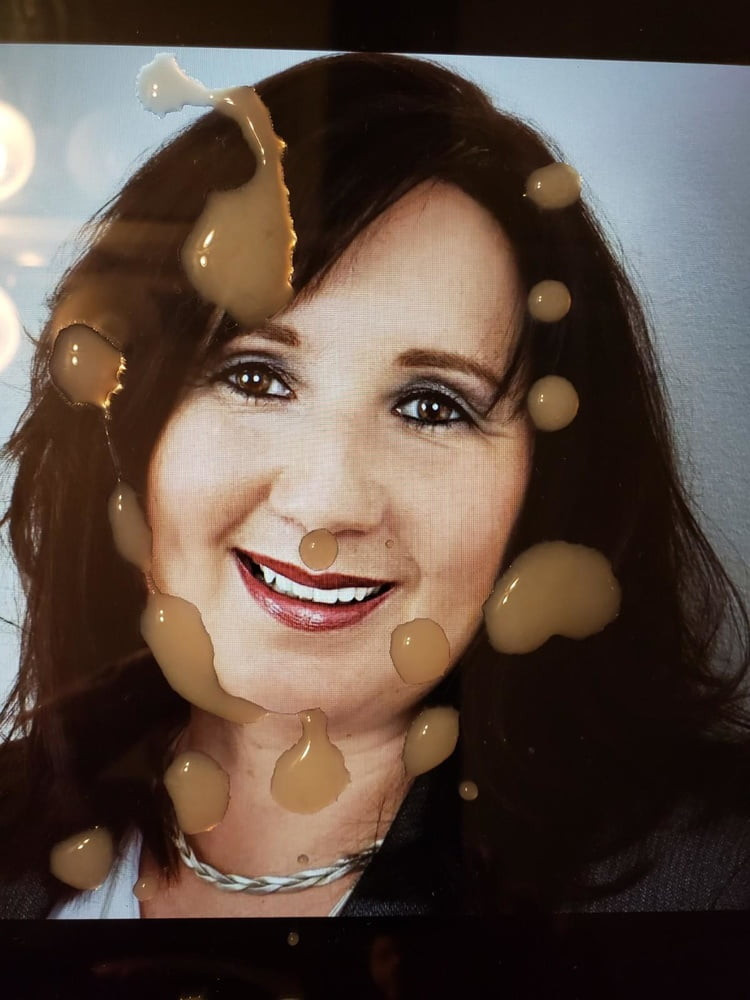 MILF Michaela the cumshot queen from her pinpandhost collect