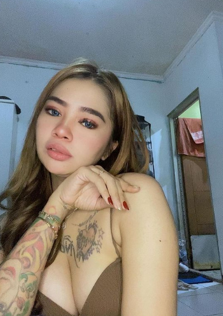 looking makes it hot_26