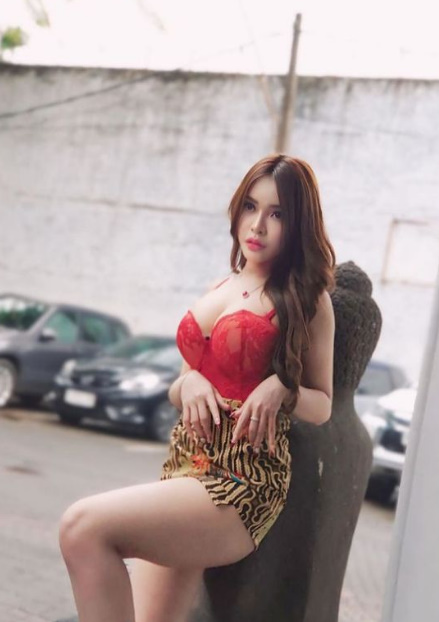 looking makes it hot_26