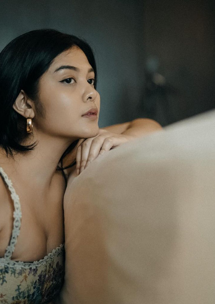 looking makes it hot_26