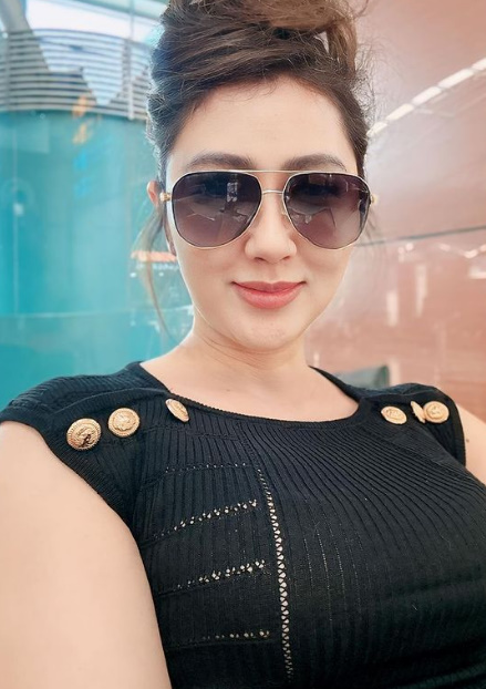 looking makes it hot_26